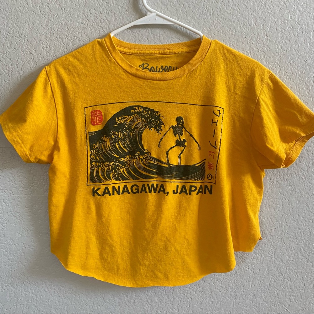 Surfing Skeleton Cropped Japan T Shirt Size Small